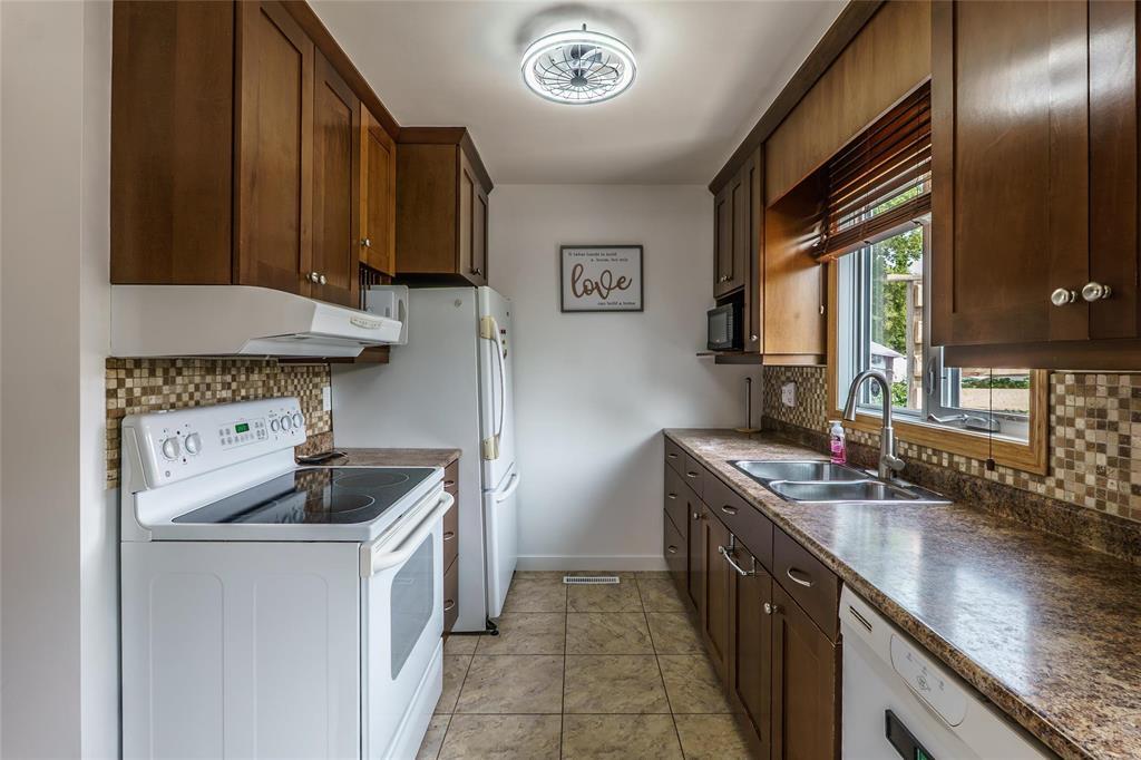 Photo 10 of 1493 Rothesay Street, Winnipeg MB