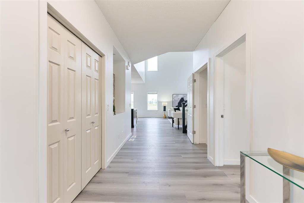 Photo 17 of 59 Abbeydale Crescent, Winnipeg MB