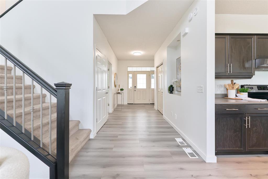 Photo 11 of 59 Abbeydale Crescent, Winnipeg MB