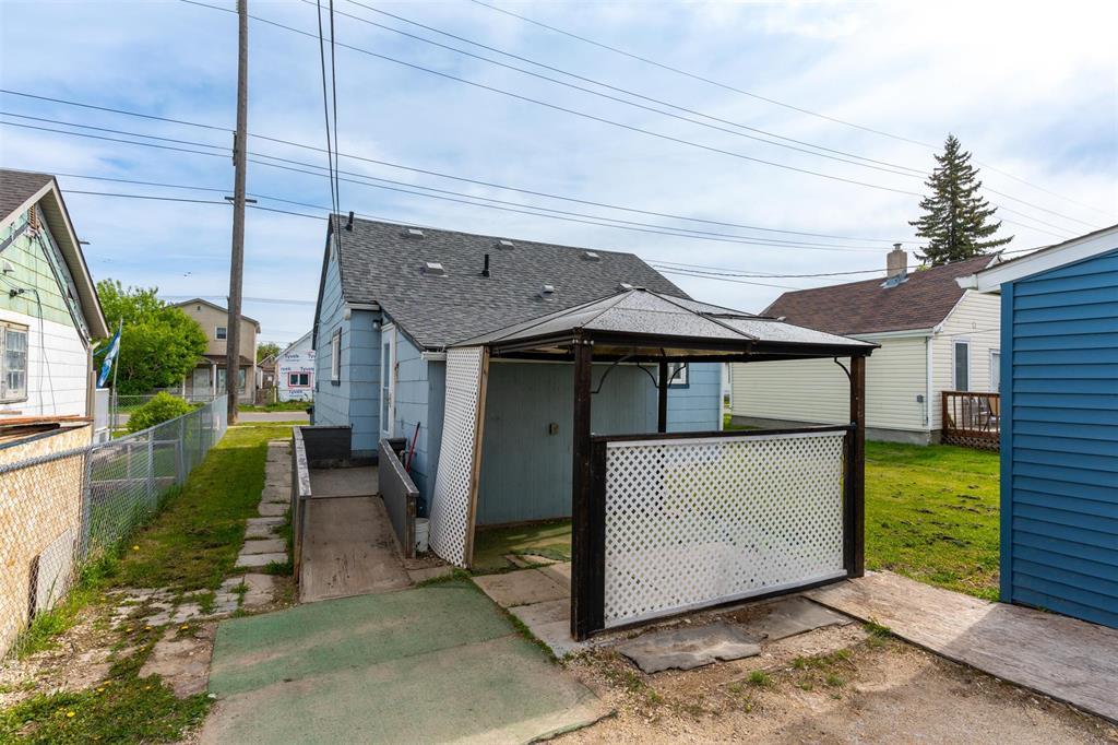 Photo 15 of 1188 Selkirk Avenue, Winnipeg MB