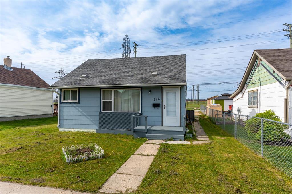 Photo 17 of 1188 Selkirk Avenue, Winnipeg MB