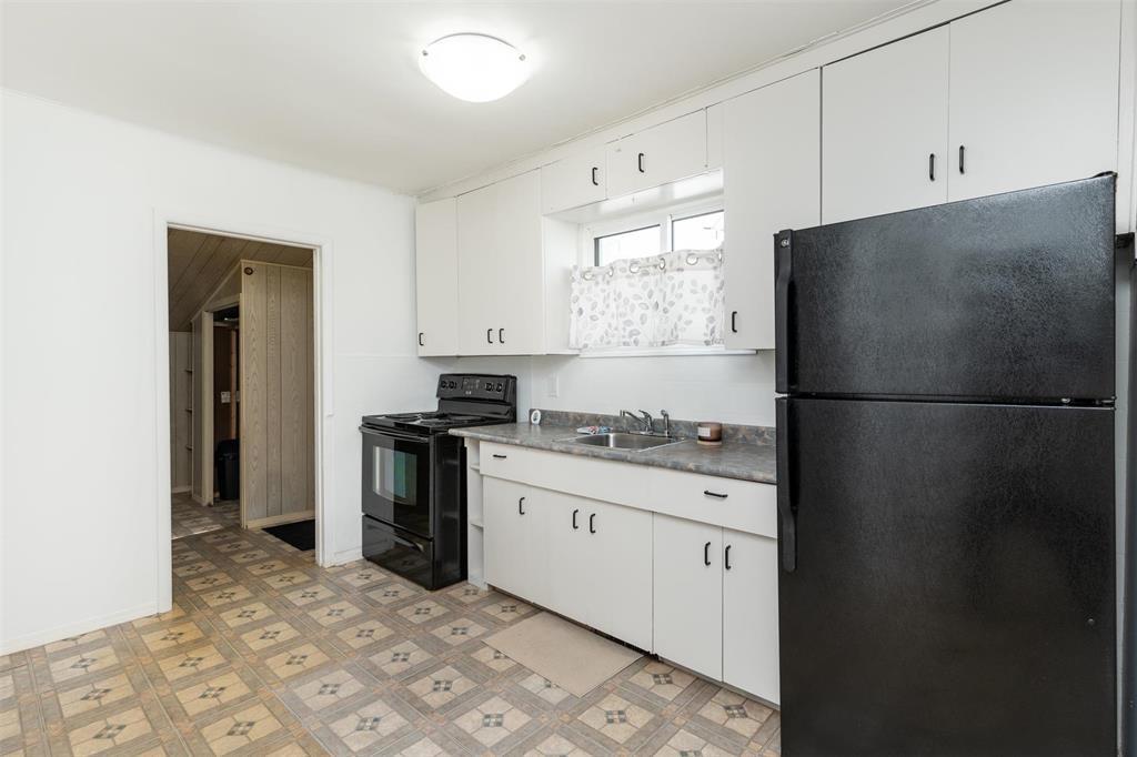 Photo 3 of 1188 Selkirk Avenue, Winnipeg MB