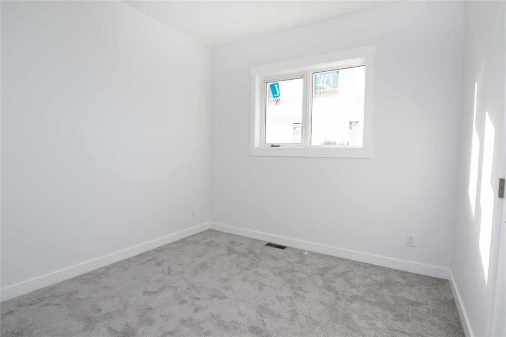 Photo 14 of 26 Van Riesen Drive, Niverville MB