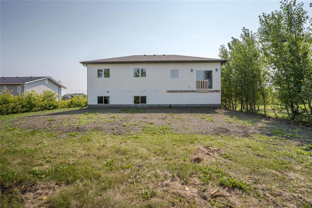 Photo 12 of 36 Van Riesen Drive, Niverville MB