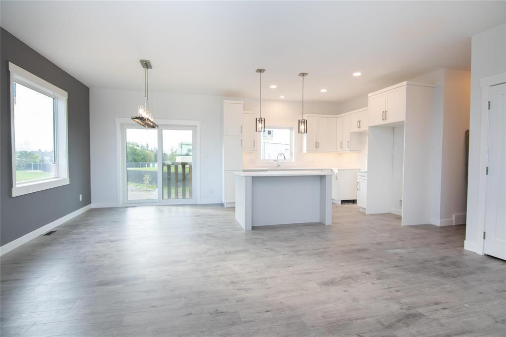 Photo 20 of 36 Van Riesen Drive, Niverville MB