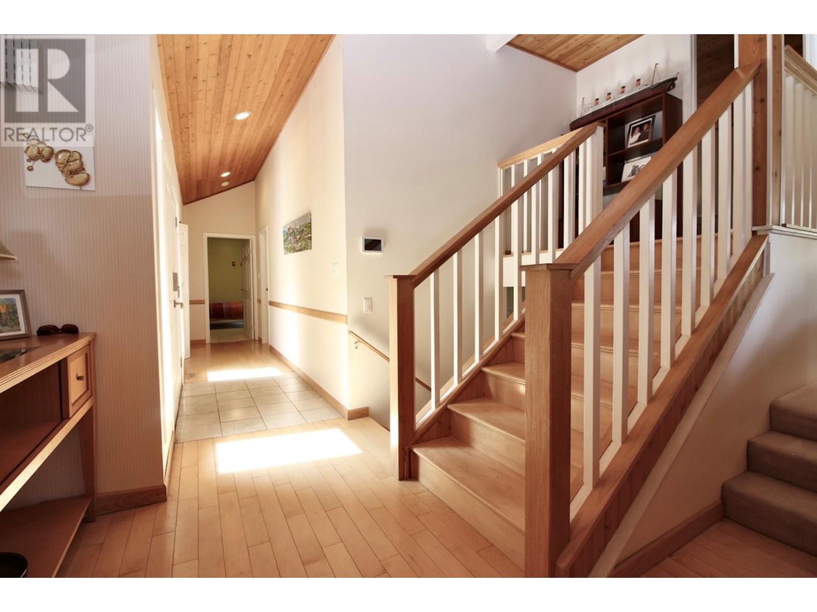  324 Clifton Road North, Kelowna