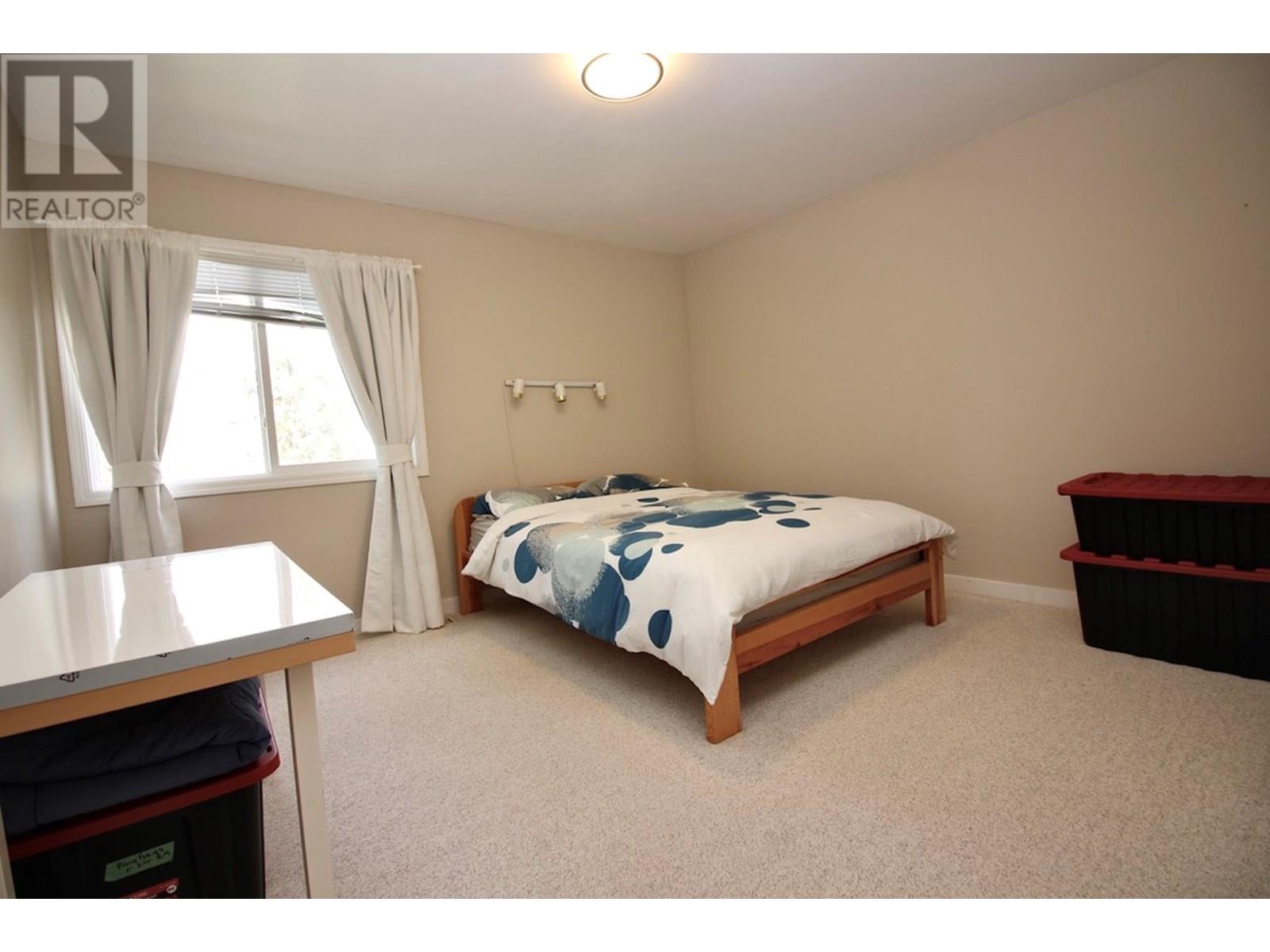  324 Clifton Road North, Kelowna