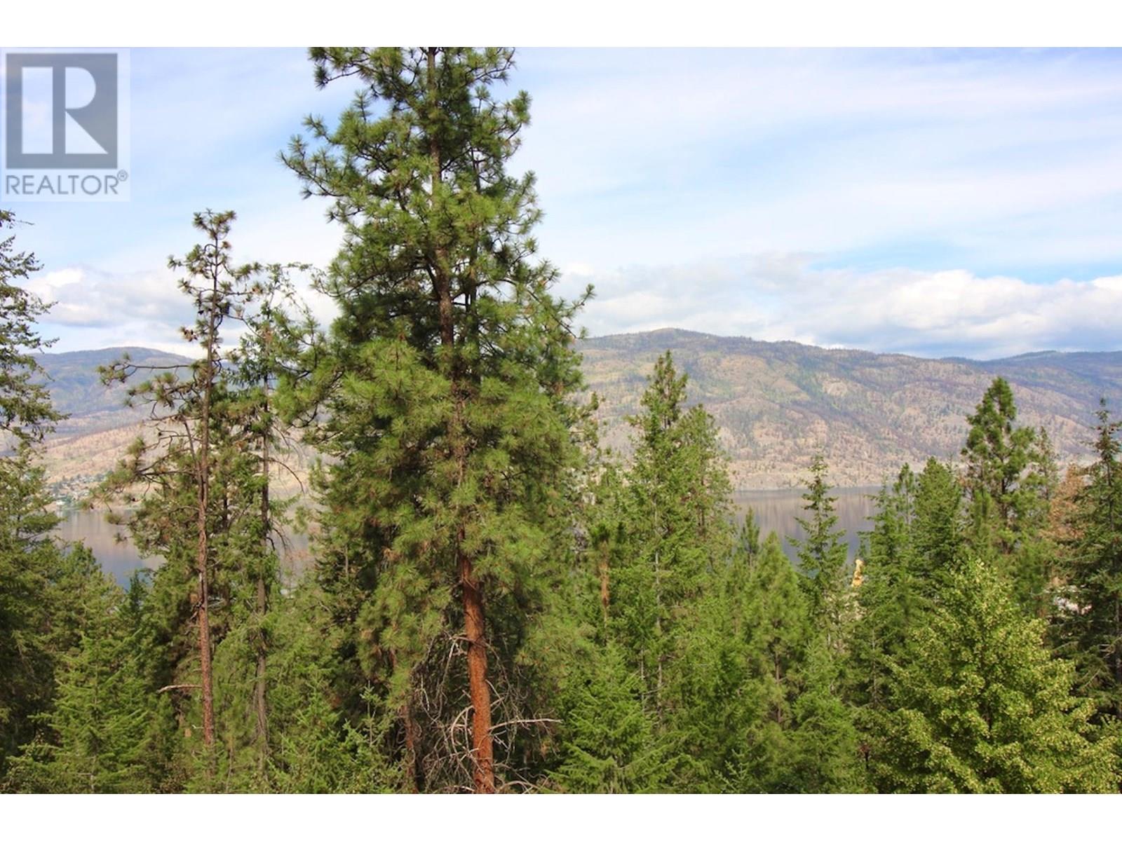  324 Clifton Road North, Kelowna