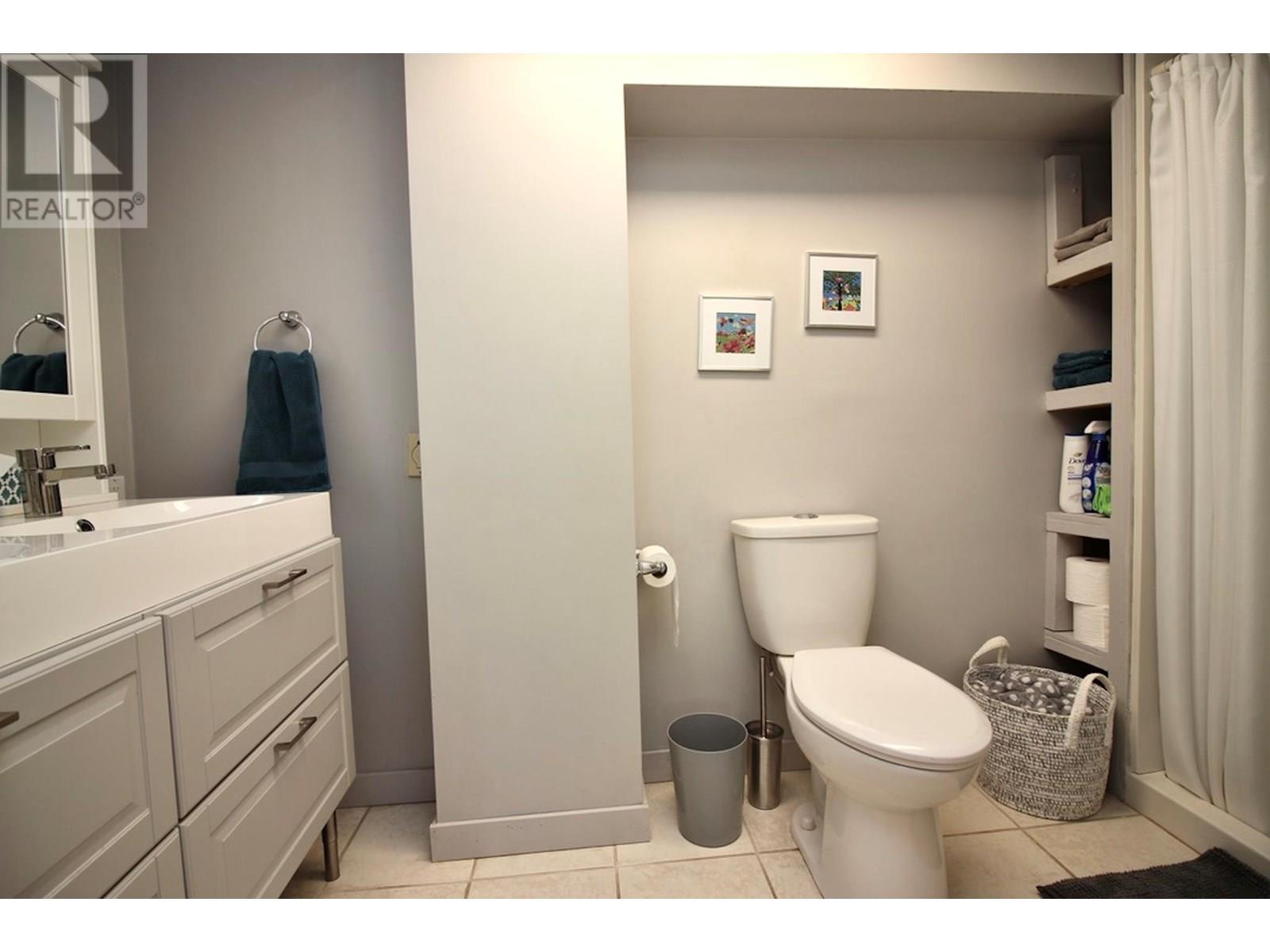  324 Clifton Road North, Kelowna