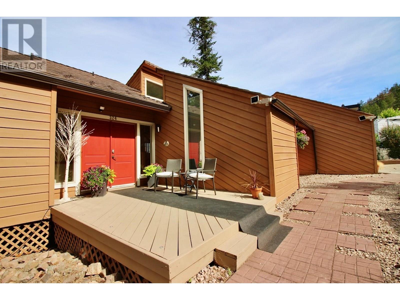  324 Clifton Road North, Kelowna
