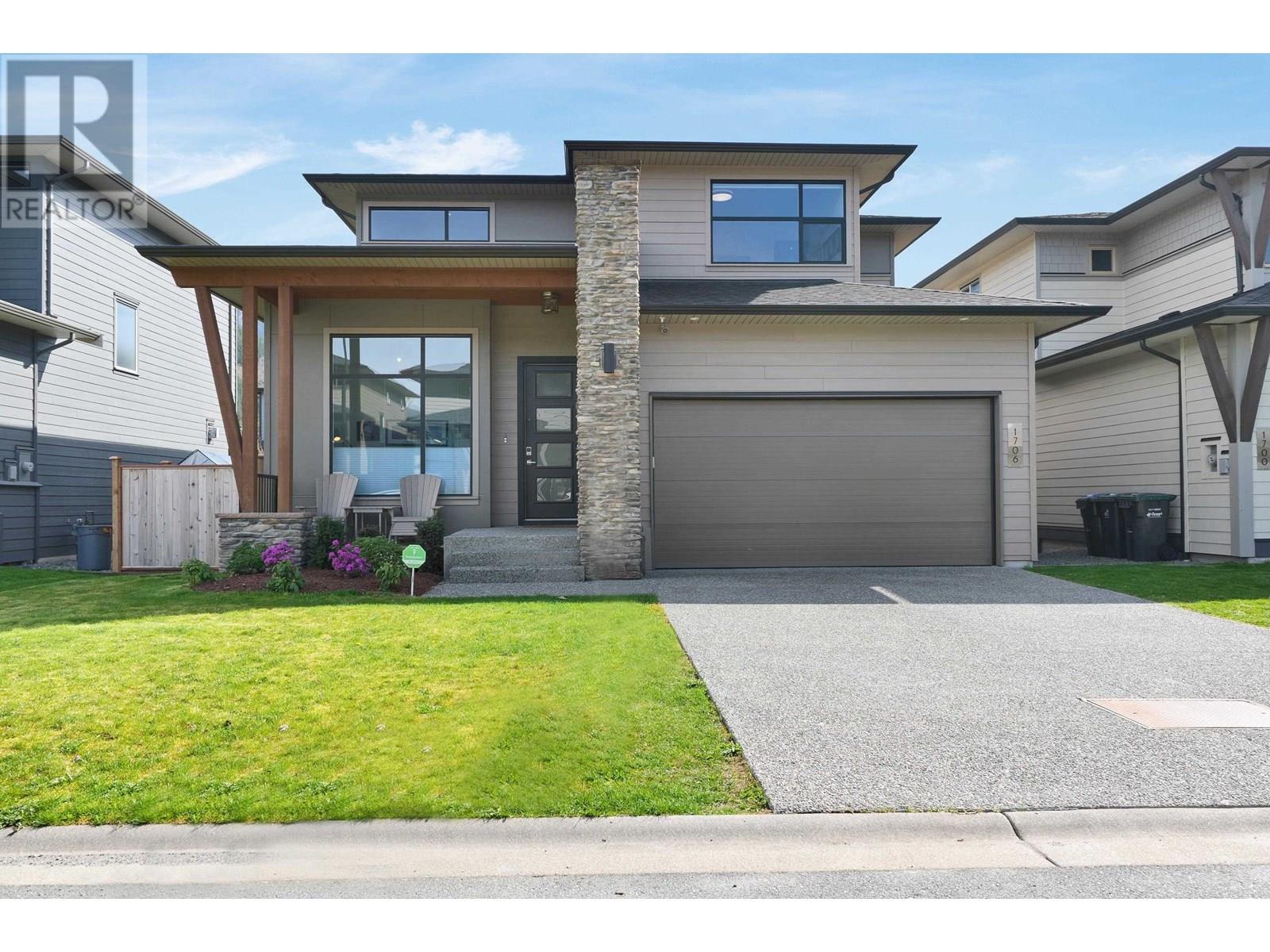 Photo 34 of 1706 Sparrow Way, Squamish BC