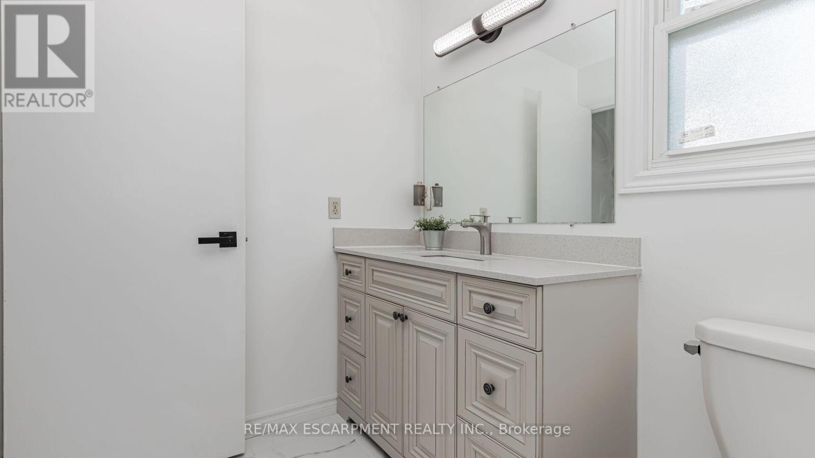 Photo 15 of 3 Mornington Drive, Hamilton ON