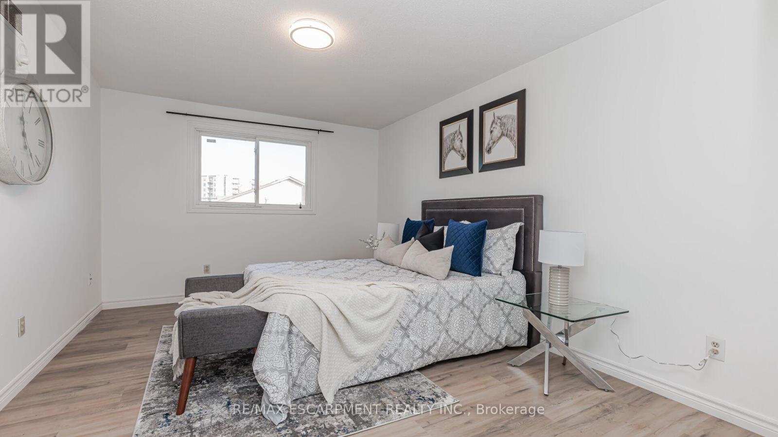Photo 22 of 3 Mornington Drive, Hamilton ON