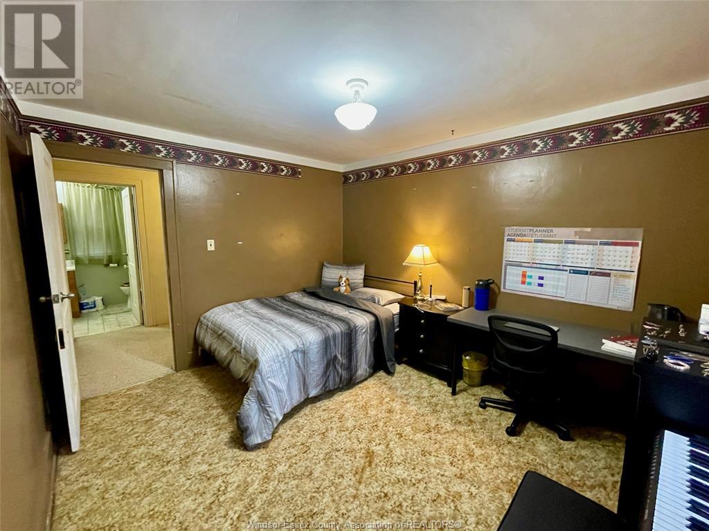 Photo 4 of 741 Partington, Windsor ON