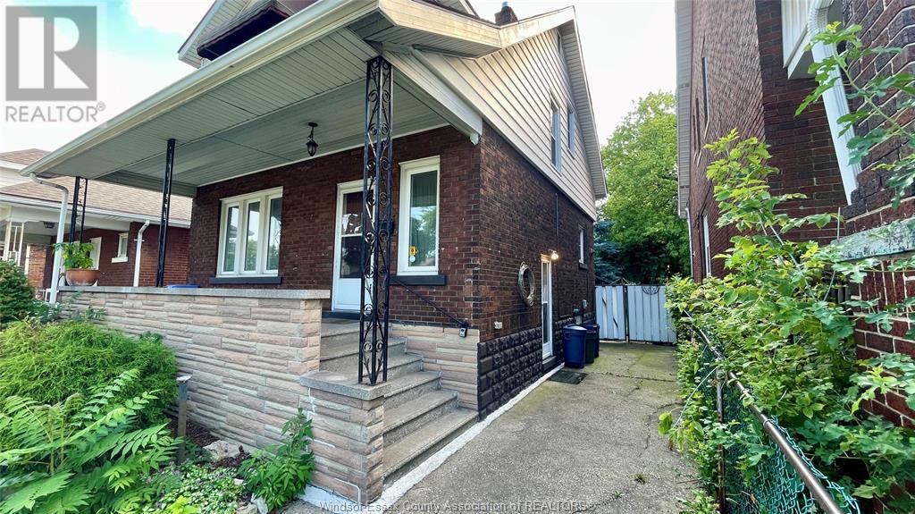 Photo 12 of 741 Partington, Windsor ON