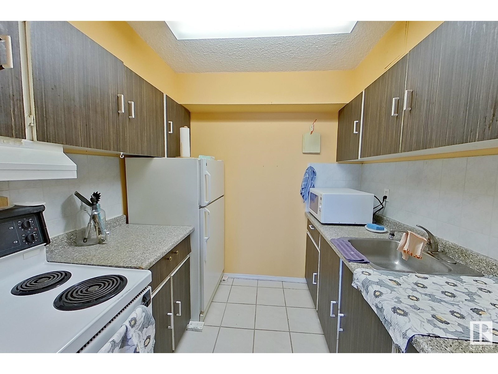 Photo 9 of 80 8745 165 St Nw, Edmonton AB