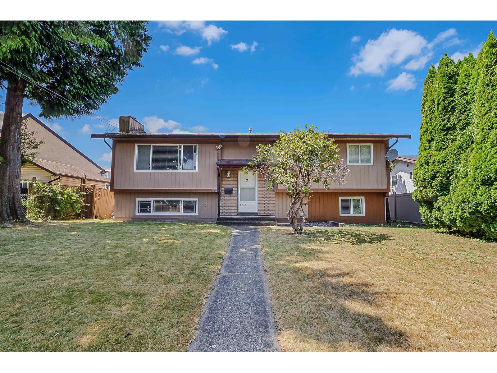 Photo 3 of 6721 132 Street Street, Surrey BC