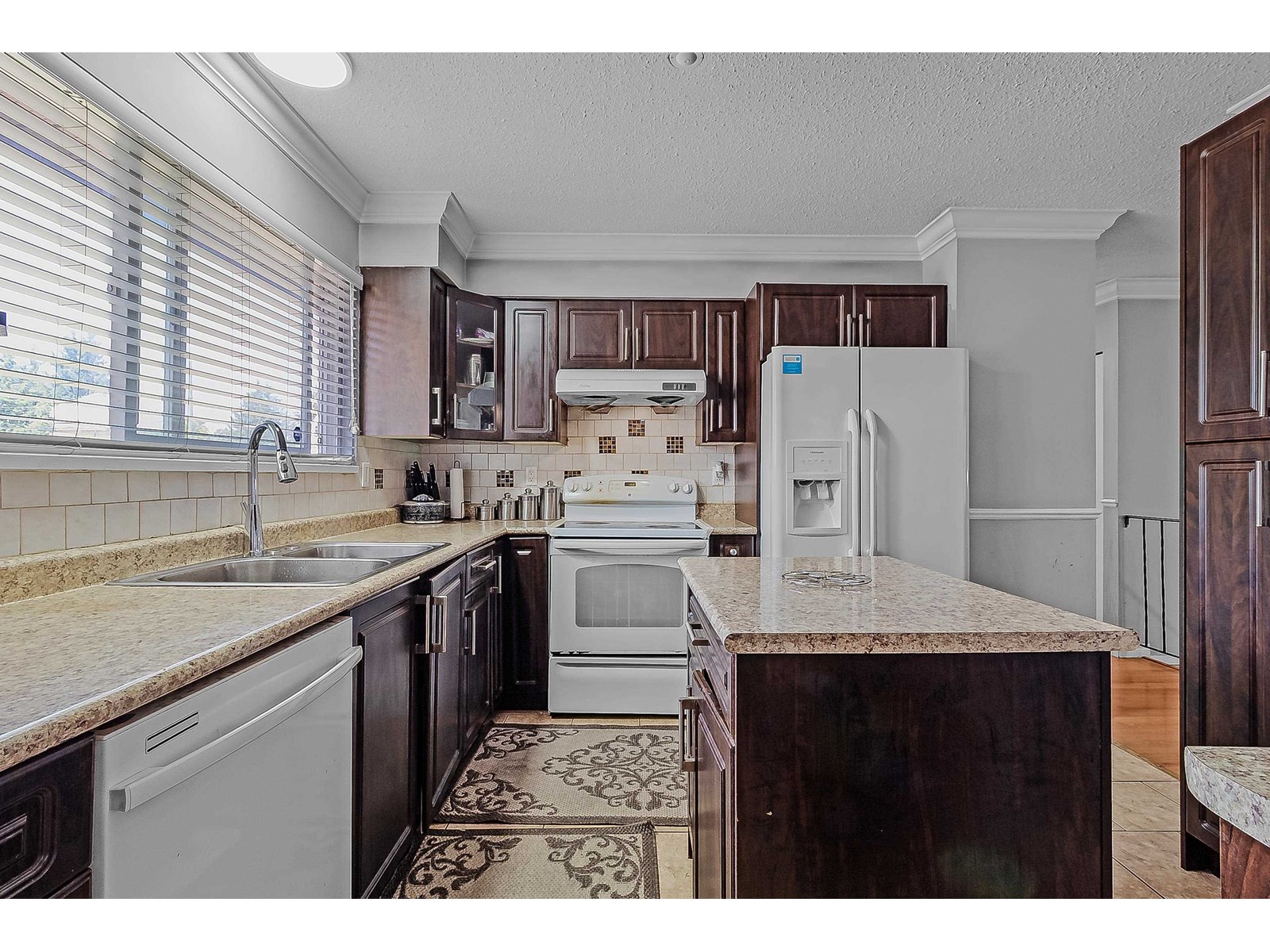 Photo 10 of 6721 132 Street Street, Surrey BC