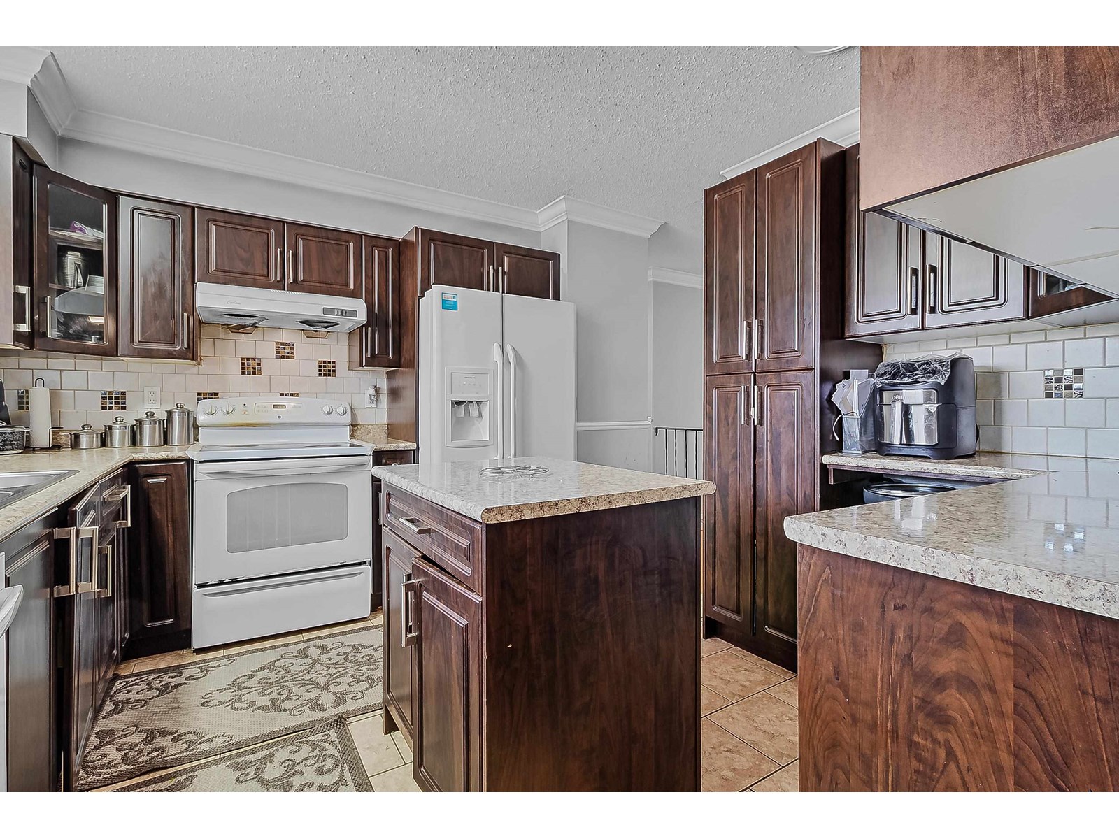 Photo 12 of 6721 132 Street Street, Surrey BC