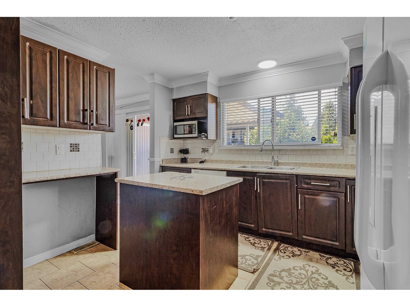 Photo 11 of 6721 132 Street Street, Surrey BC