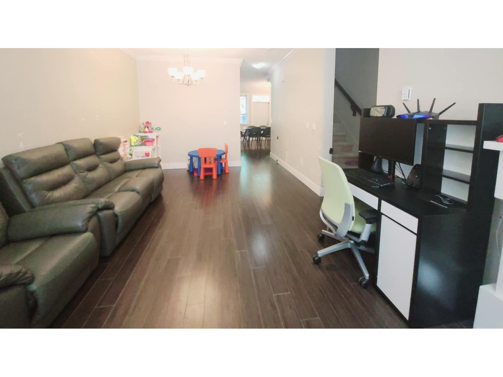 Photo 2 of 109 15399 Guildford Drive, Surrey BC