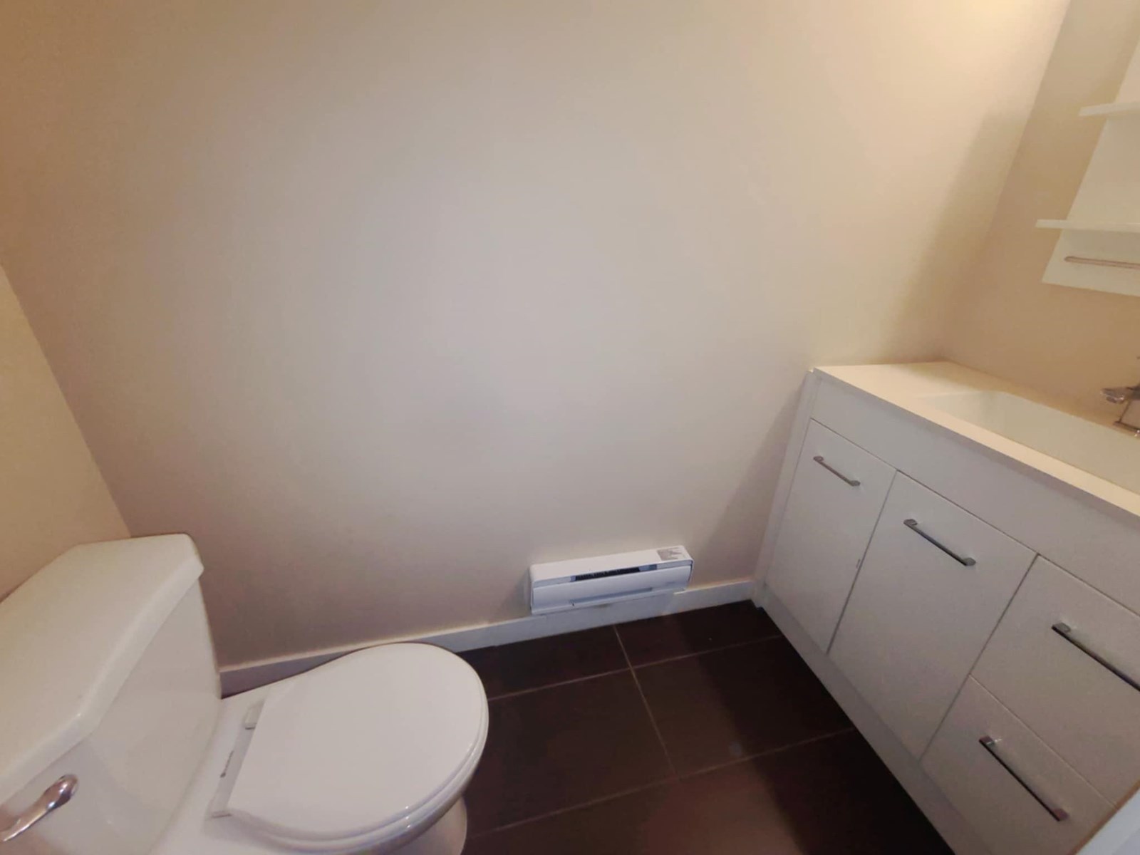 Photo 15 of 109 15399 Guildford Drive, Surrey BC