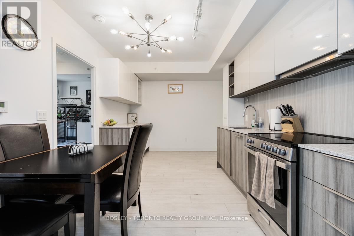Photo 12 of 363 31 Tippett Road, Toronto ON