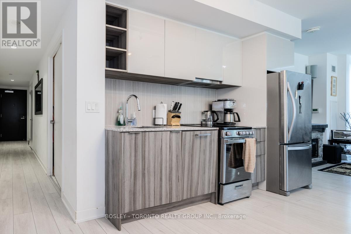 Photo 13 of 363 31 Tippett Road, Toronto ON