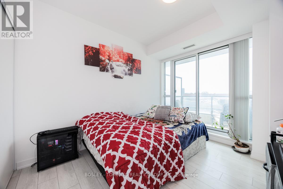 Photo 15 of 363 31 Tippett Road, Toronto ON