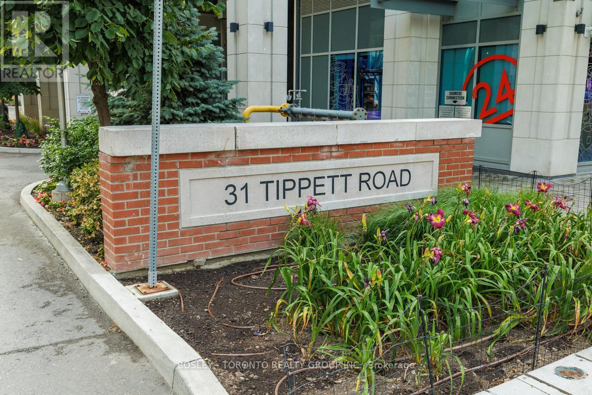 Photo 2 of 363 31 Tippett Road, Toronto ON
