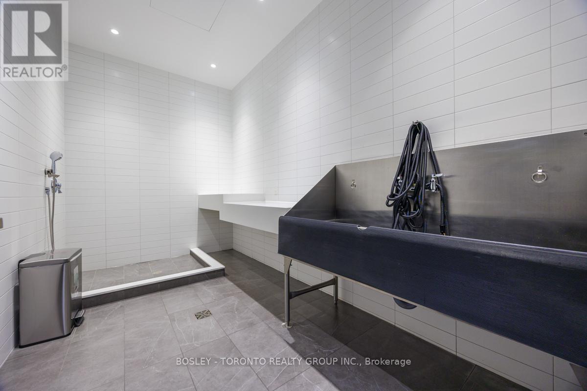 Photo 35 of 363 31 Tippett Road, Toronto ON