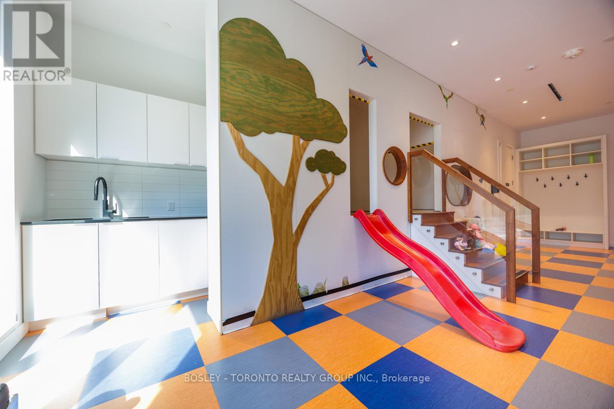 Photo 37 of 363 31 Tippett Road, Toronto ON
