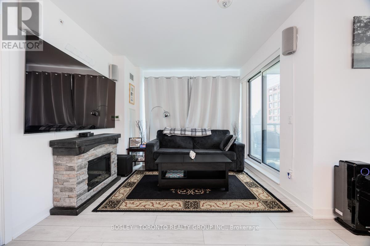 Photo 4 of 363 31 Tippett Road, Toronto ON