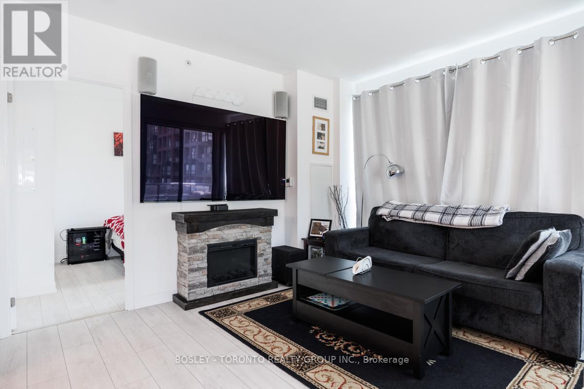 Photo 6 of 363 31 Tippett Road, Toronto ON
