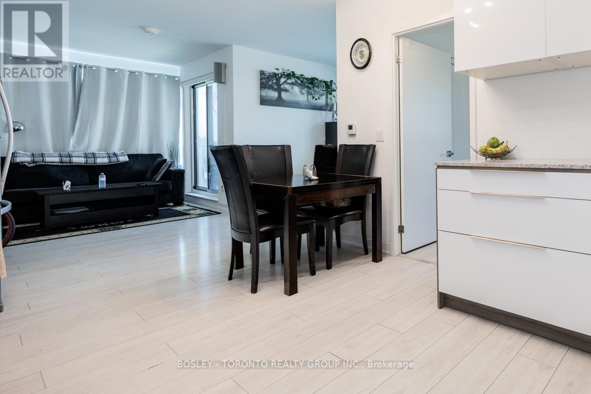 Photo 7 of 363 31 Tippett Road, Toronto ON