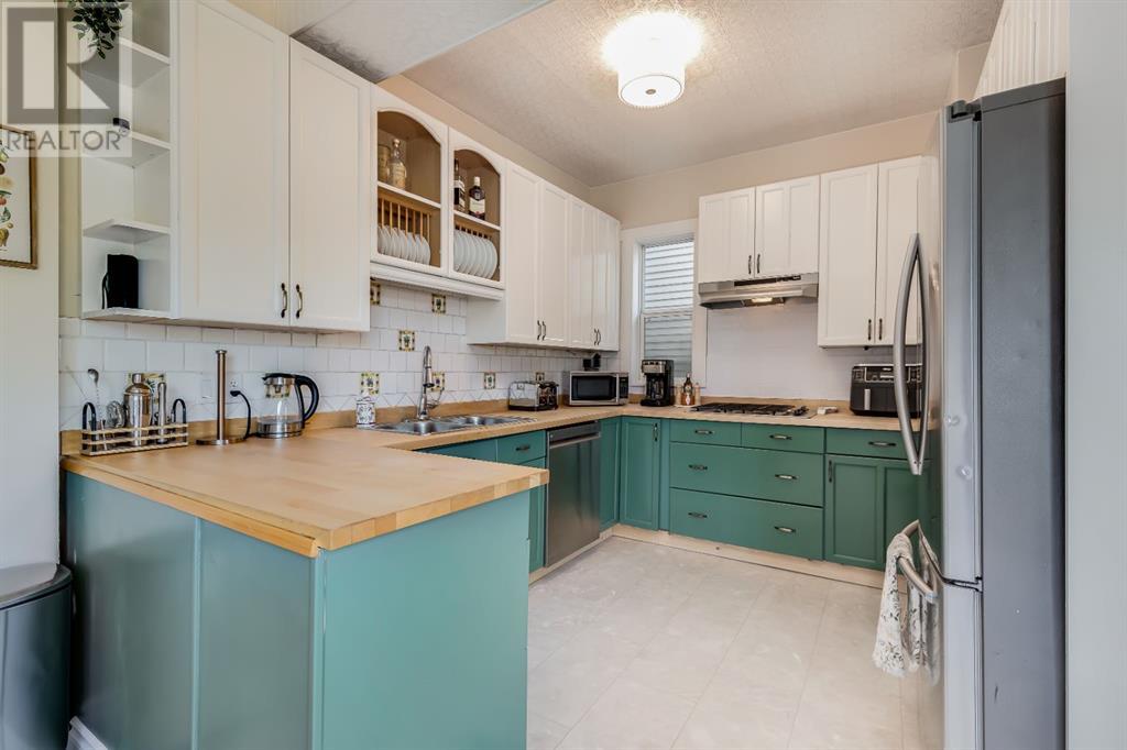 Single Family House for Sale in   Avenue SW Sunalta Calgary 