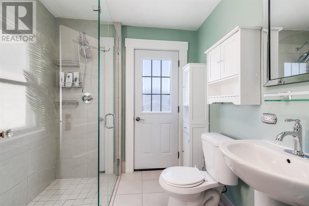 Single Family House for Sale in   Avenue SW Sunalta Calgary 