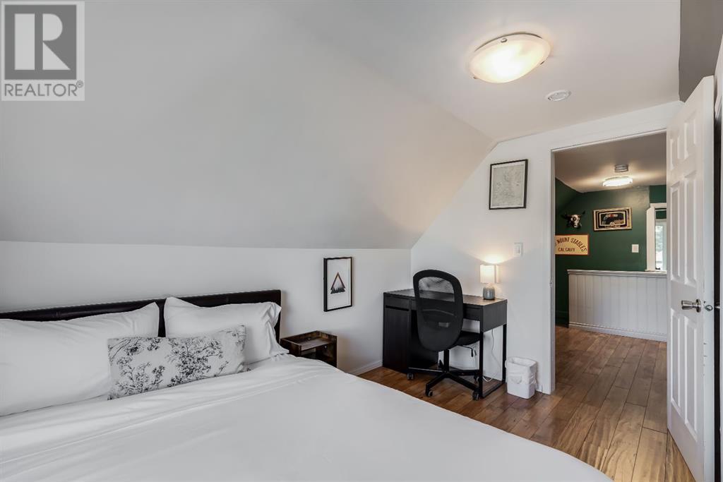 Single Family House for Sale in   Avenue SW Sunalta Calgary 