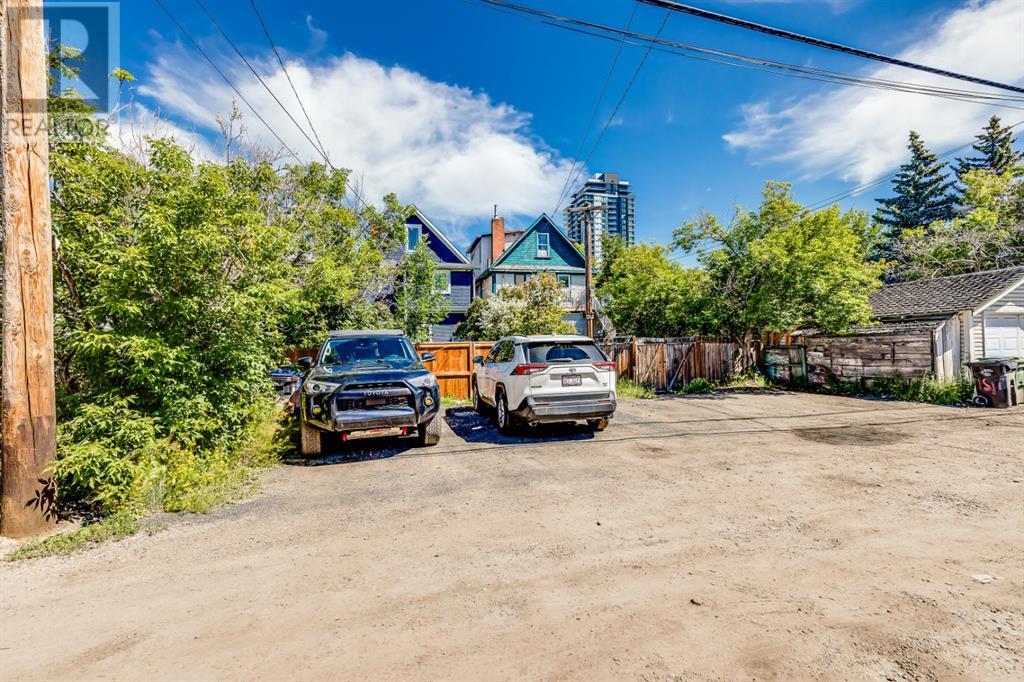 Single Family House for Sale in   Avenue SW Sunalta Calgary 
