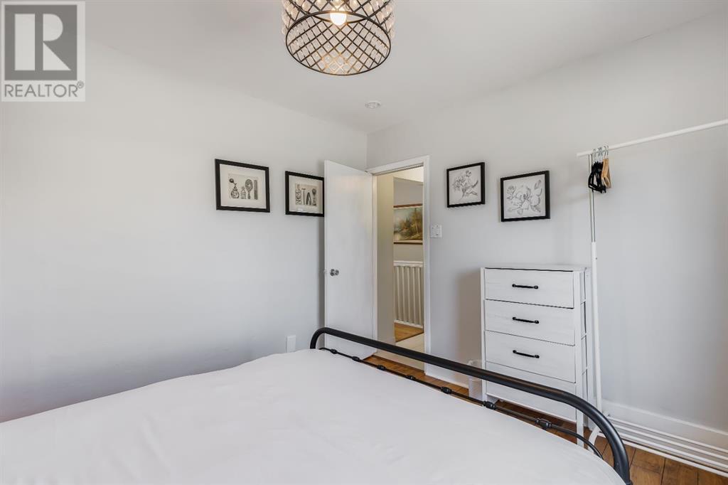 Single Family House for Sale in   Avenue SW Sunalta Calgary 