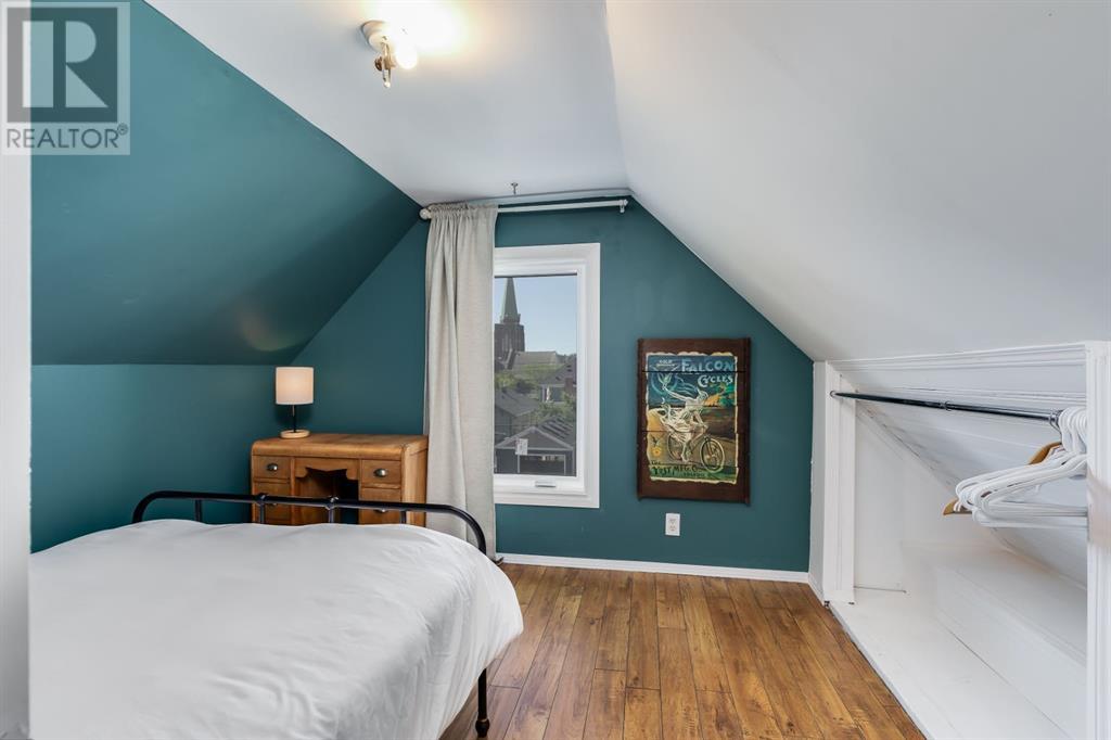 Single Family House for Sale in   Avenue SW Sunalta Calgary 