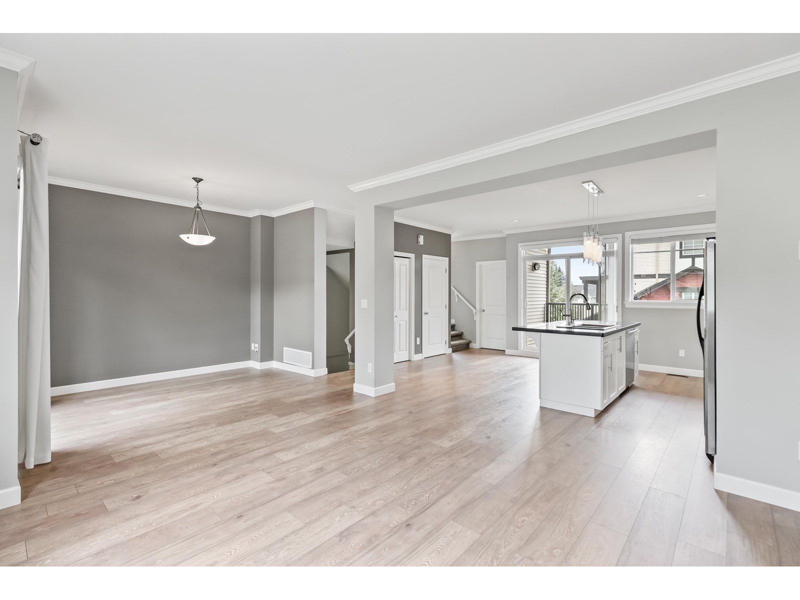 Photo 14 of 37 7168 179 Street, Surrey BC