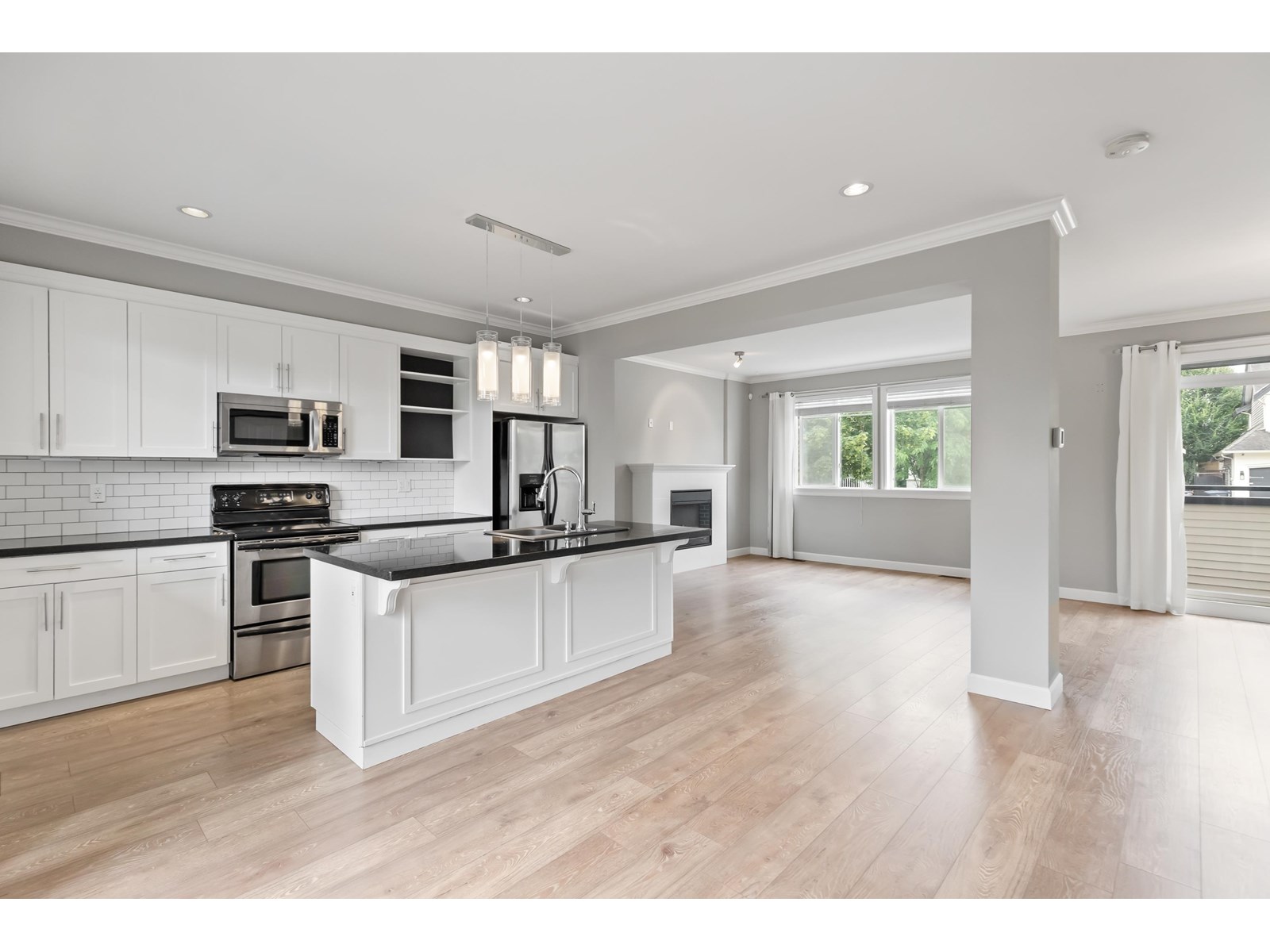 Photo 9 of 37 7168 179 Street, Surrey BC
