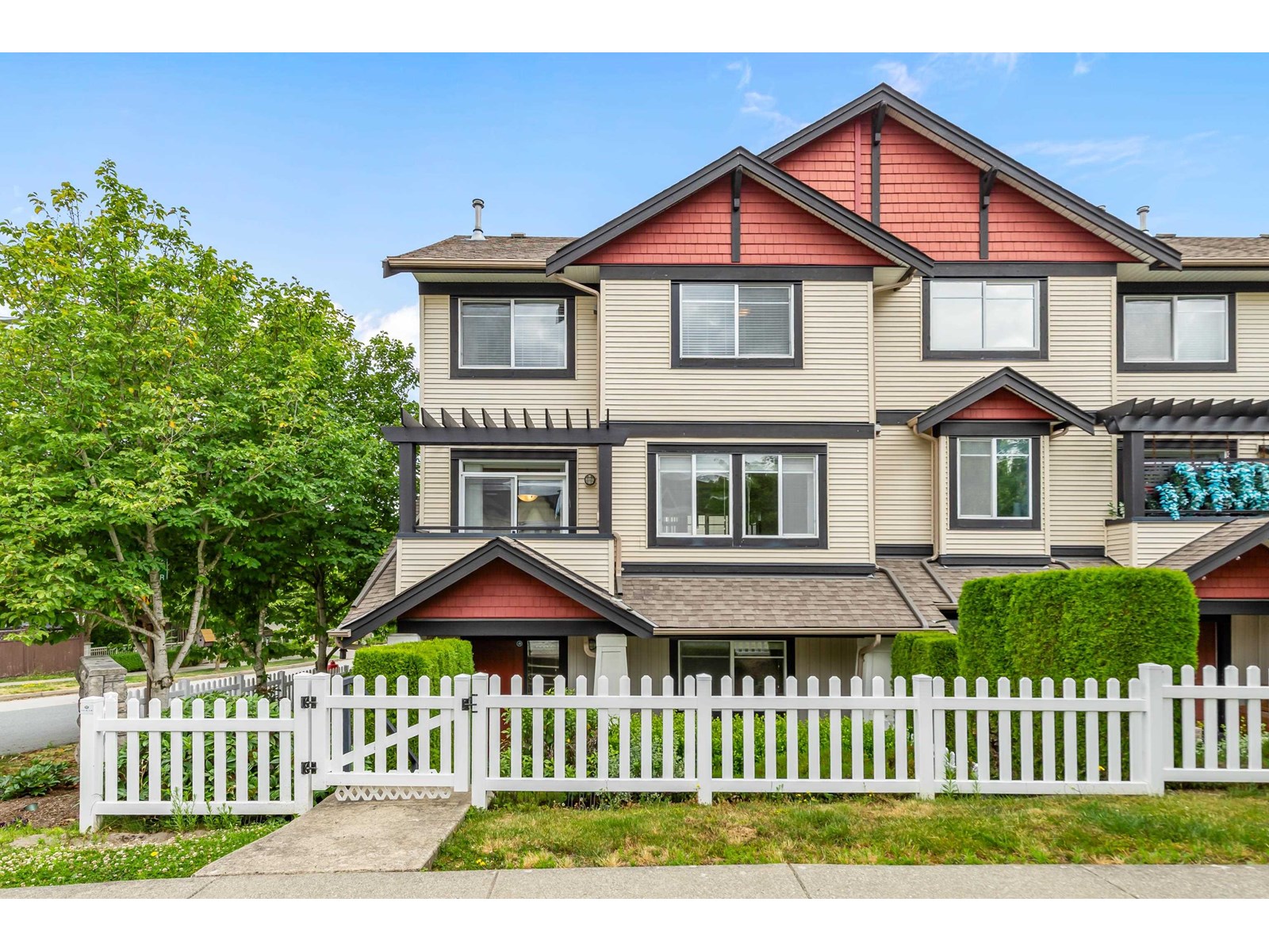 Photo 32 of 37 7168 179 Street, Surrey BC