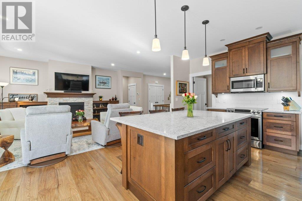 Photo 3 of 1321 24 Street Se, Salmon Arm BC