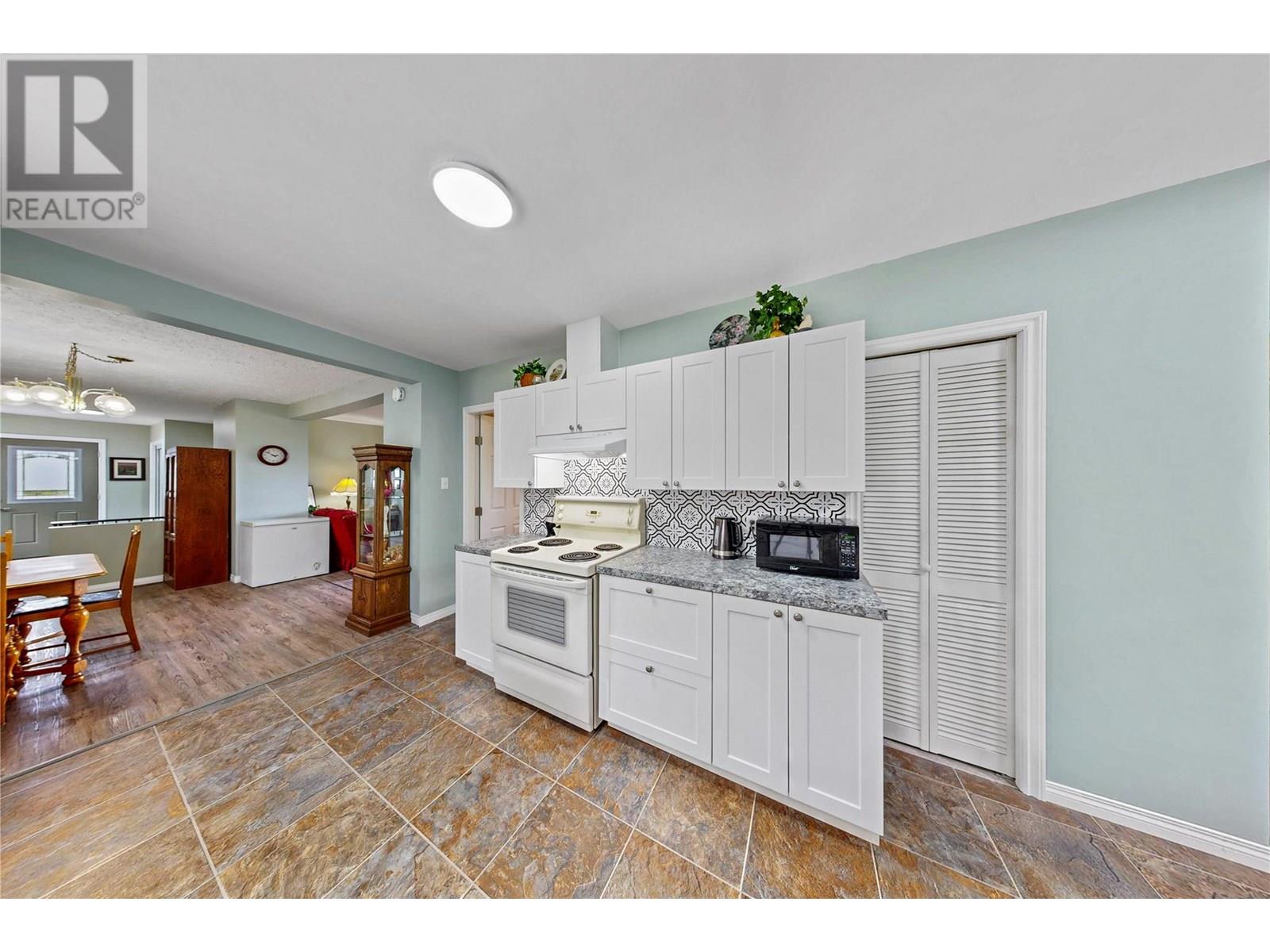 Photo 13 of 851 Dilworth Road, Sorrento BC