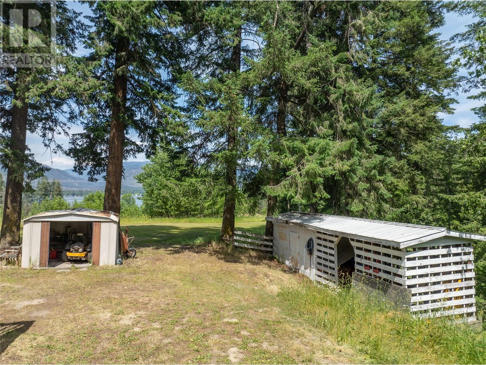 Photo 4 of 851 Dilworth Road, Sorrento BC