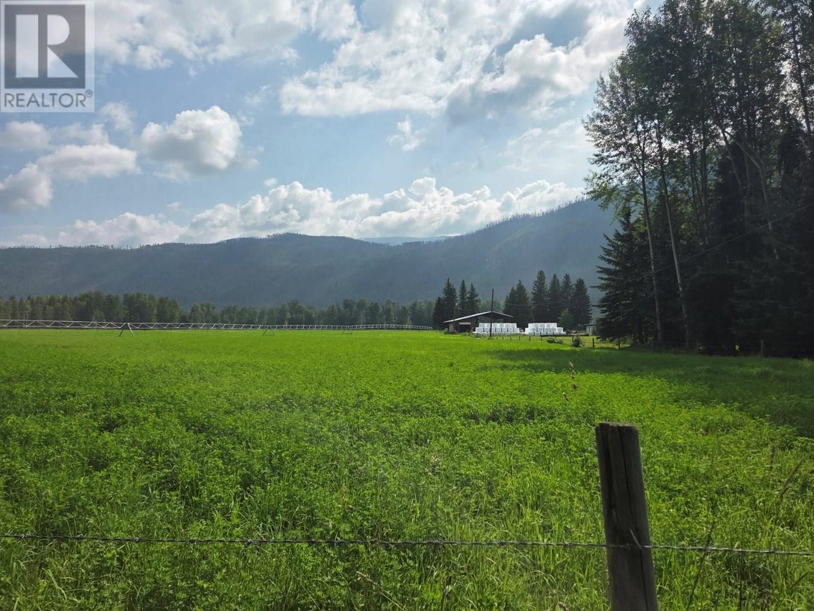 Photo 15 of 3284 3326 Yellowhead Highway S, Clearwater BC
