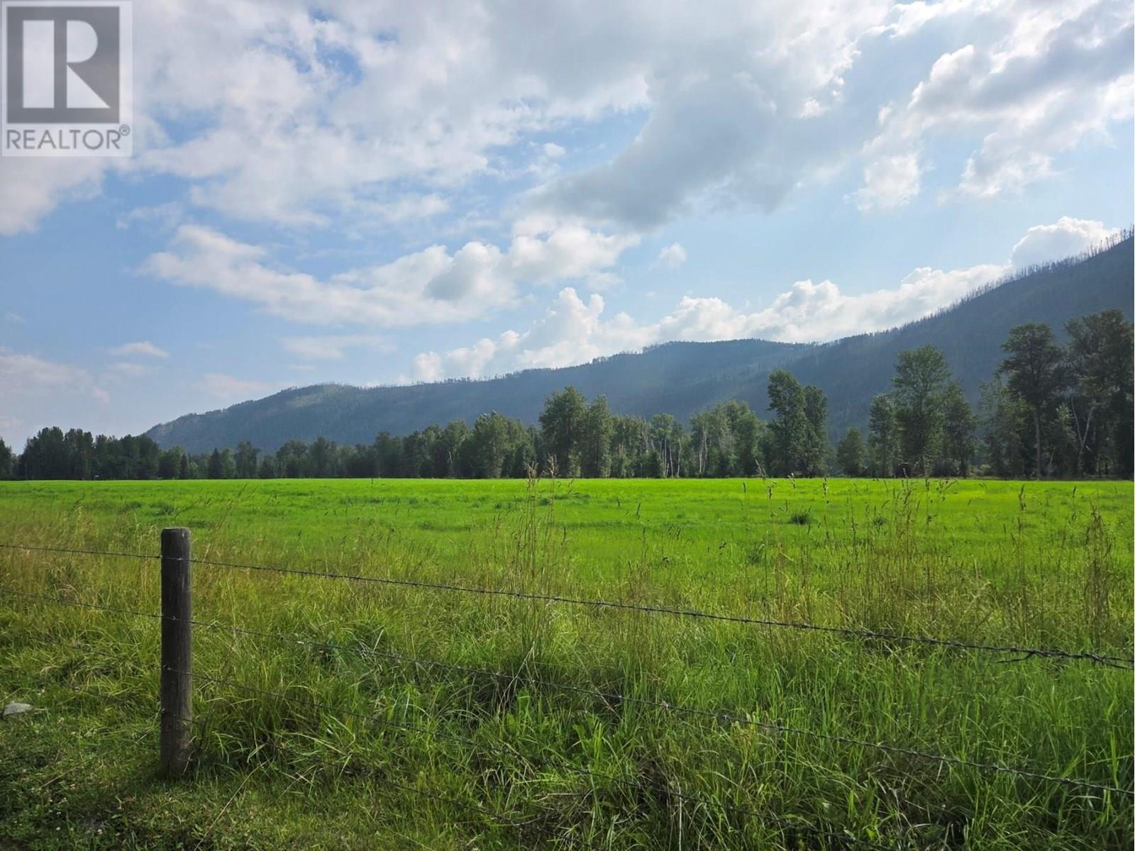 Photo 23 of 3284 3326 Yellowhead Highway S, Clearwater BC