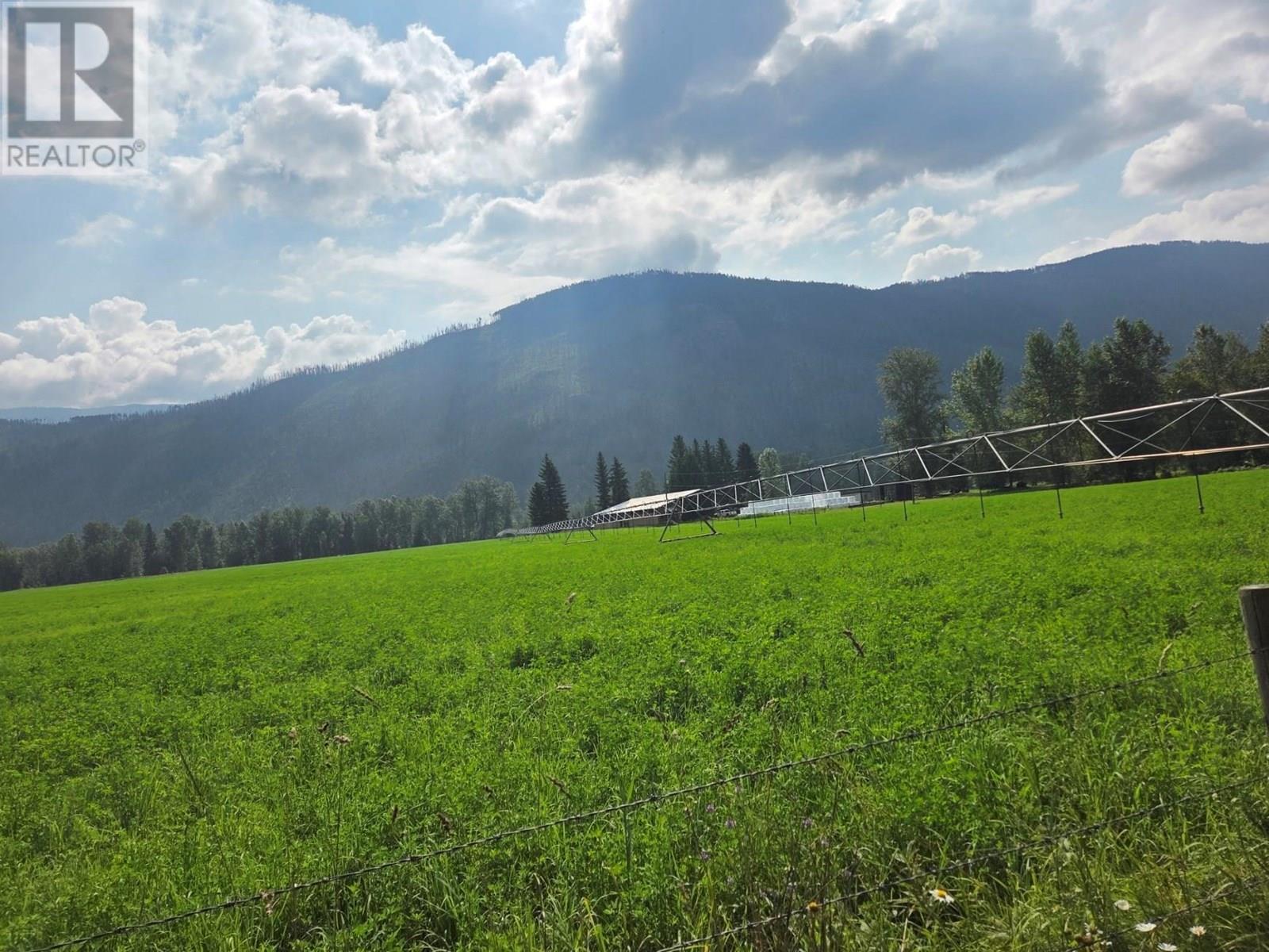 Photo 19 of 3284 3326 Yellowhead Highway S, Clearwater BC